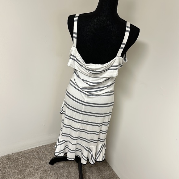 NWOT Venus Cold Shoulder Dress - Picture 4 of 4